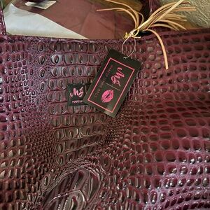 MG Crocodile Embossed Shoulder Bag - Burgundy